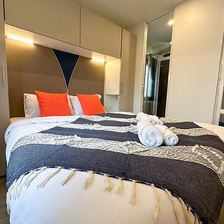 Estivo Premium Deluxe Mobile Homes On Camping Malibu Beach ลิโดดิเยโซโล ภายนอก รูปภาพ