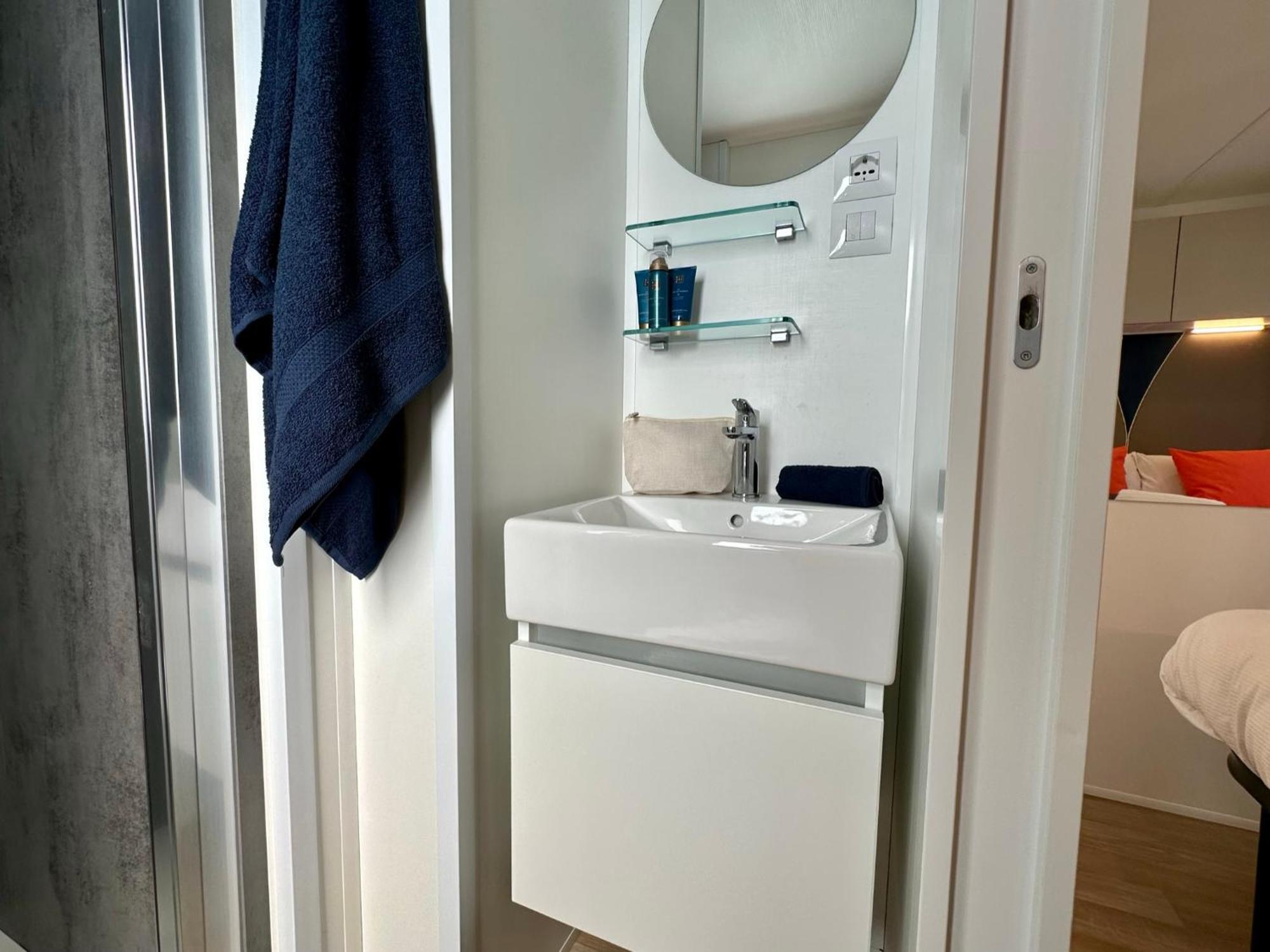 Estivo Premium Deluxe Mobile Homes On Camping Malibu Beach ลิโดดิเยโซโล ภายนอก รูปภาพ
